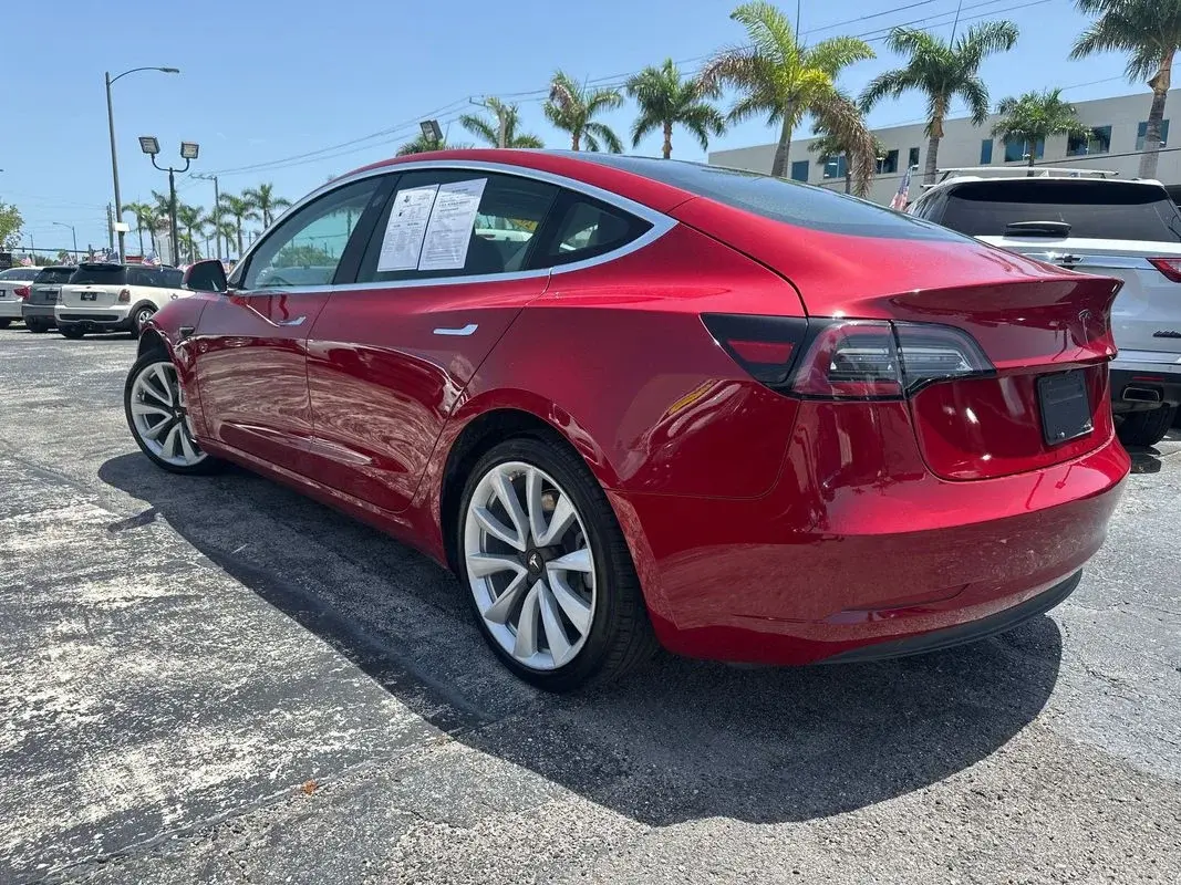 2019 Tesla Model 3 Long Range photo 4