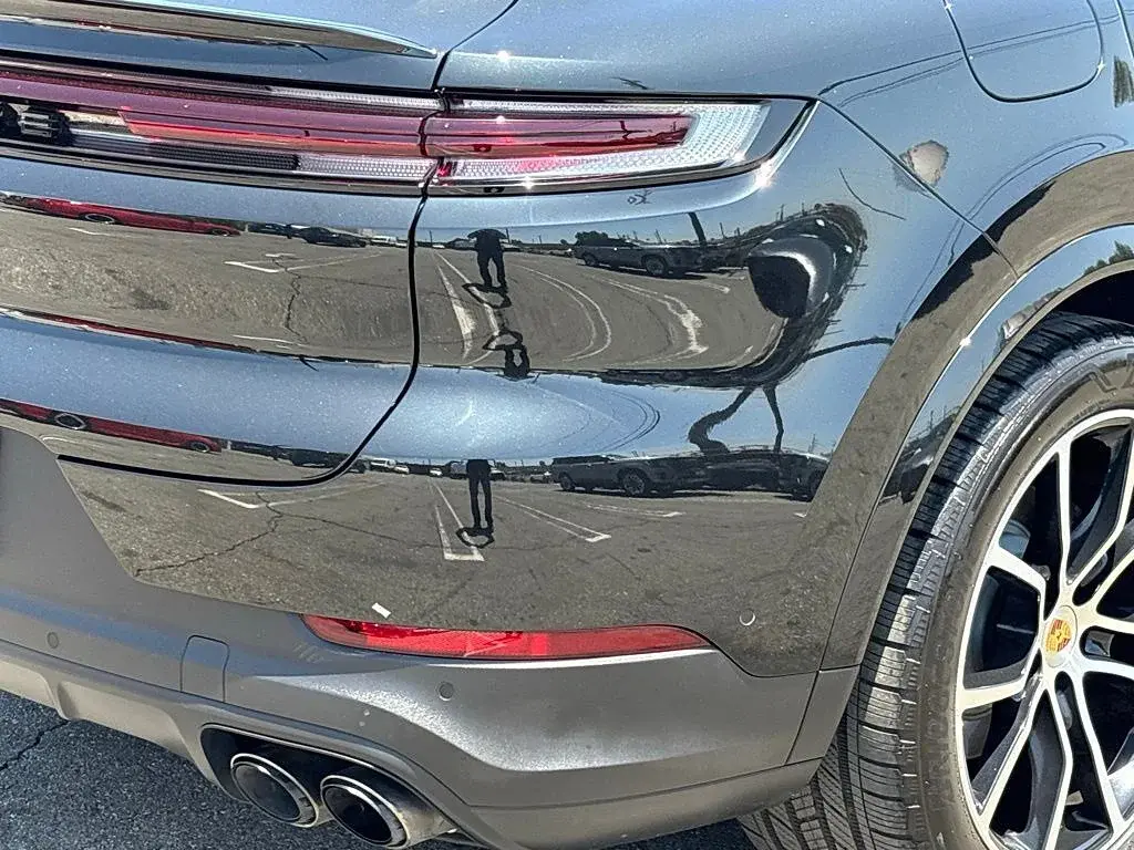 2024 Porsche Cayenne Base photo 4