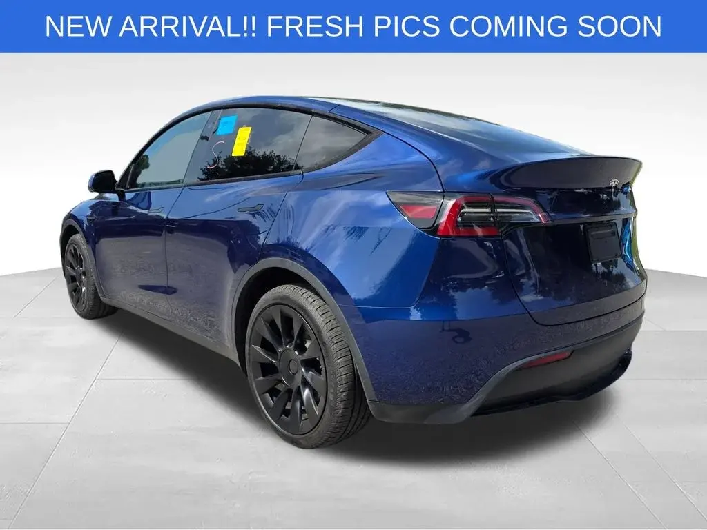 2023 Tesla Model Y Long Range Dual Motor AWD photo 5