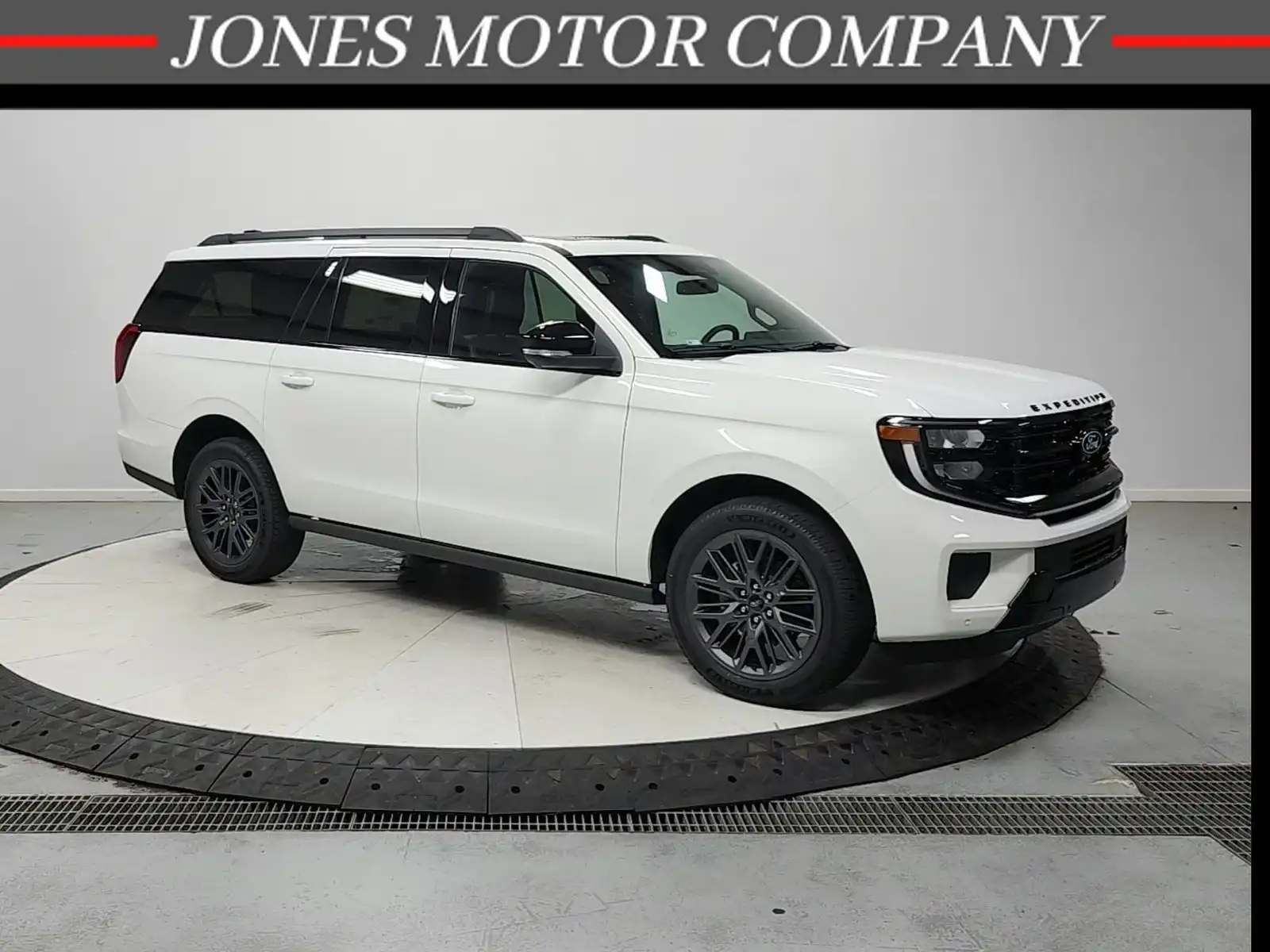 2027 Ford Expedition Platinum MAX 4x2's photo