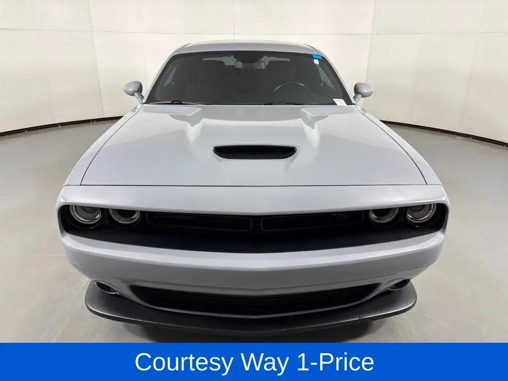 2021 Dodge Challenger R/T photo 4