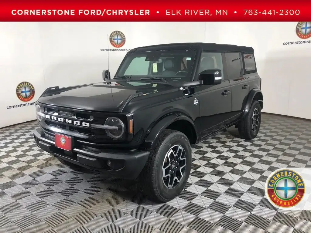 2022 Ford Bronco Outer Banks 4x4 photo 1