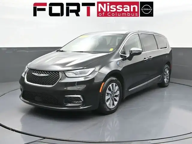 2023 Chrysler Pacifica Hybrid Limited Hybrid's photo