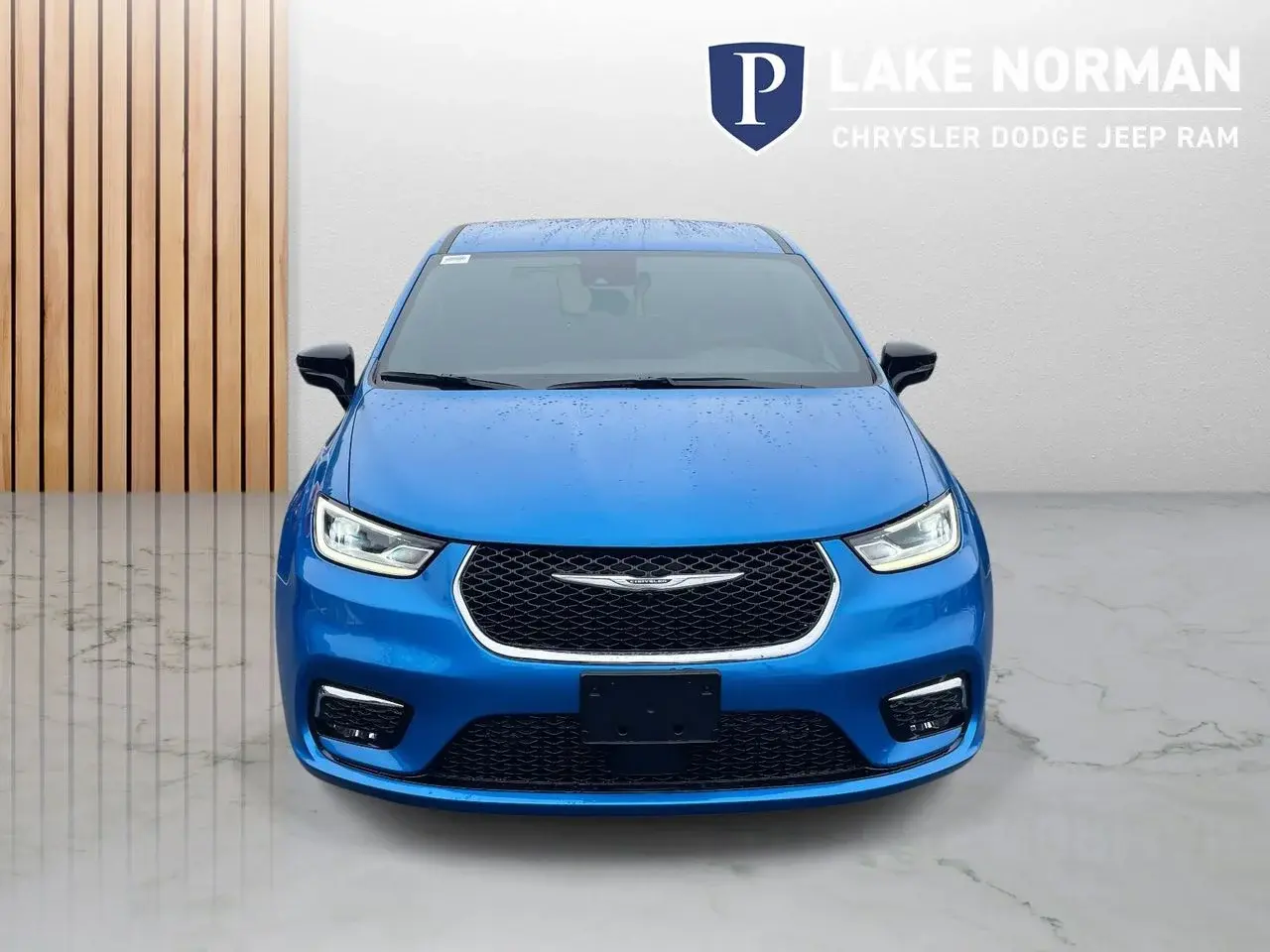 2026 Chrysler Pacifica Select photo 3