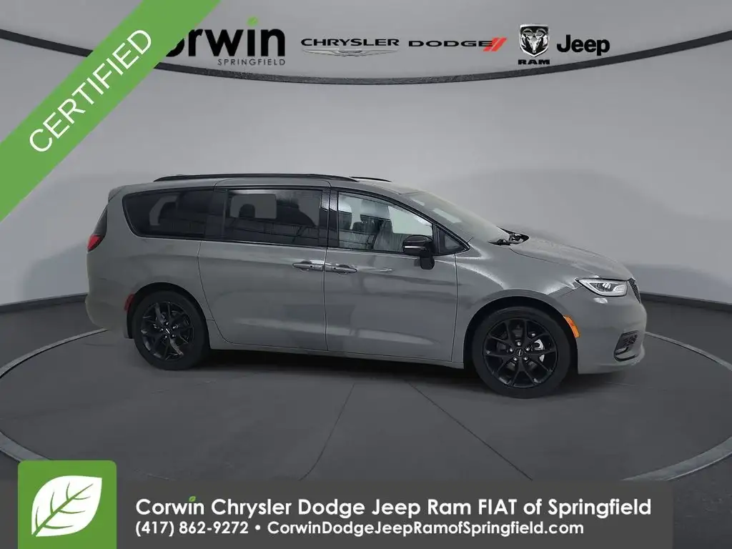 2025 Chrysler Pacifica Limited photo 1
