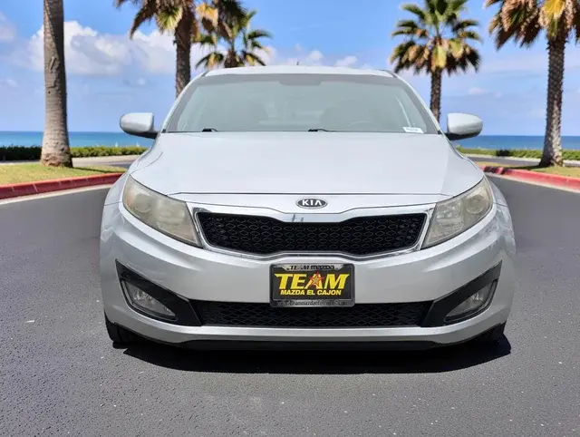 2012 Kia Optima EX AT photo 3