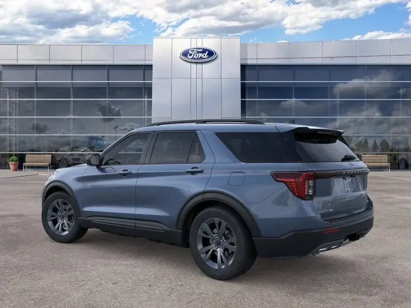 2026 Ford Explorer Active 4WD photo 5