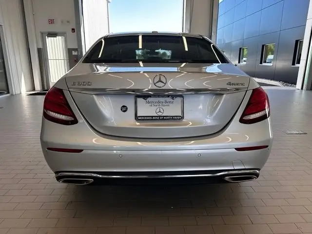 2019 Mercedes-Benz E-Class E300 4MATIC photo 4