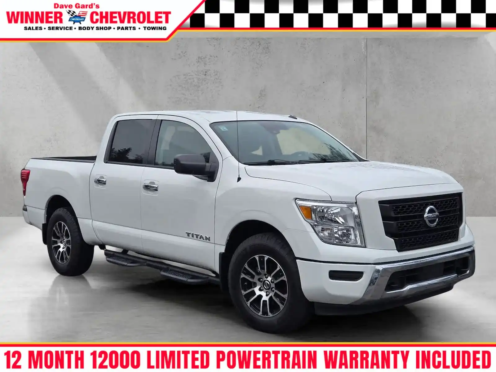 2021 Nissan Titan SV 4X4 Crew Cab's photo