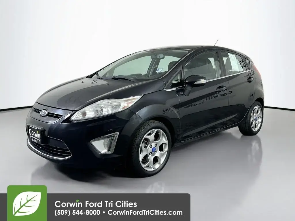 2013 Ford Fiesta Titanium Hatch photo 5
