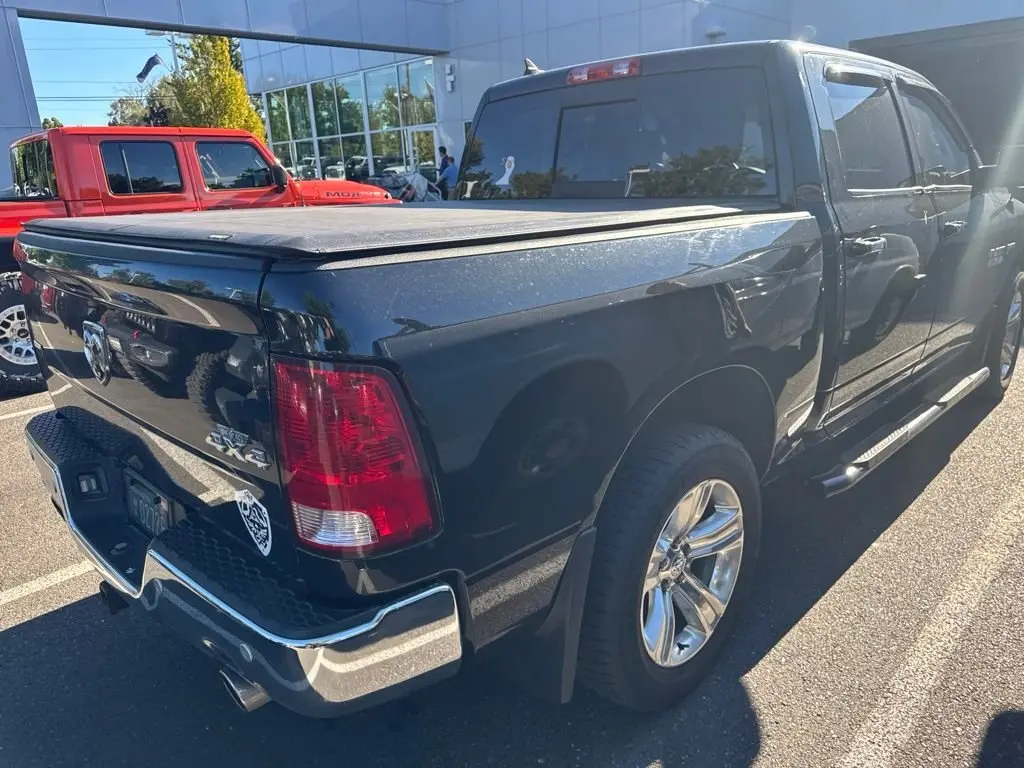 2018 RAM 1500 SLT Crew Cab 4x4 5'7" Box photo 3
