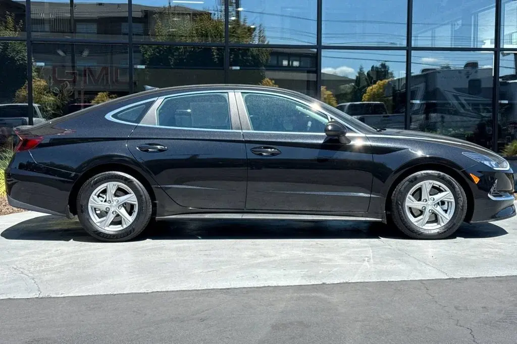 2020 Hyundai Sonata SE photo 3