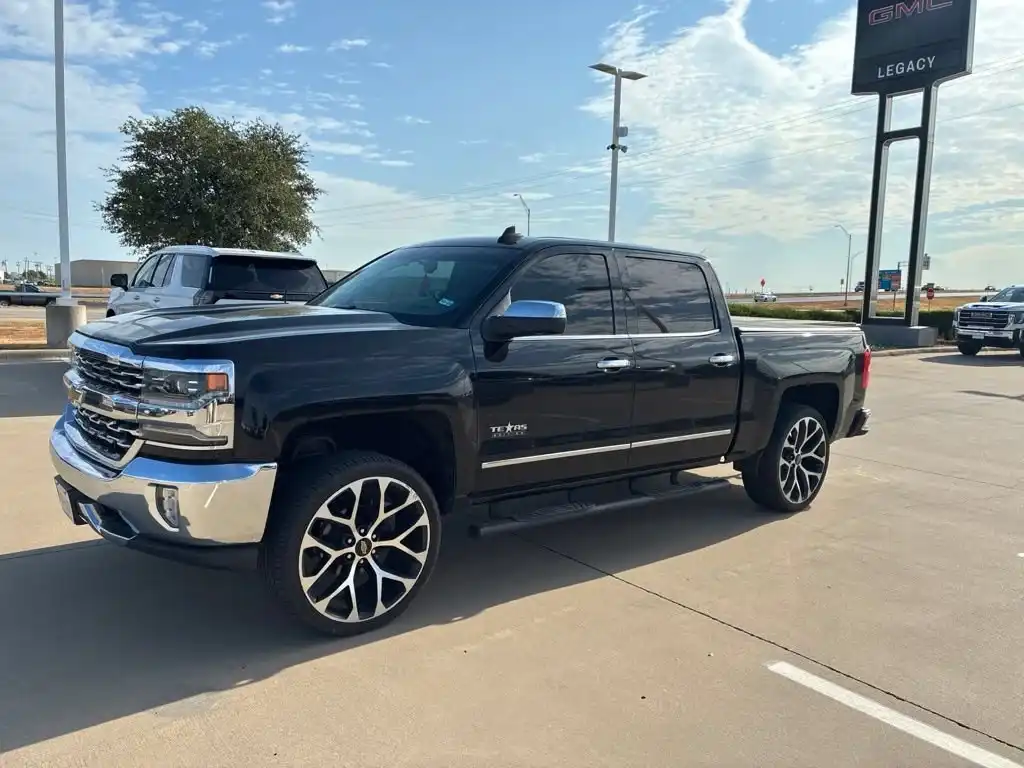 2018 Chevrolet Silverado 1500 LTZ Crew Cab Short Box's photo