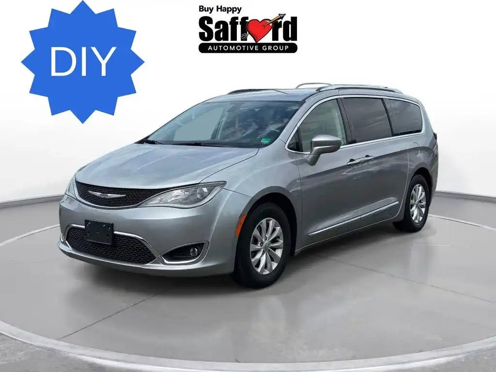 2018 Chrysler Pacifica Touring L Plus's photo