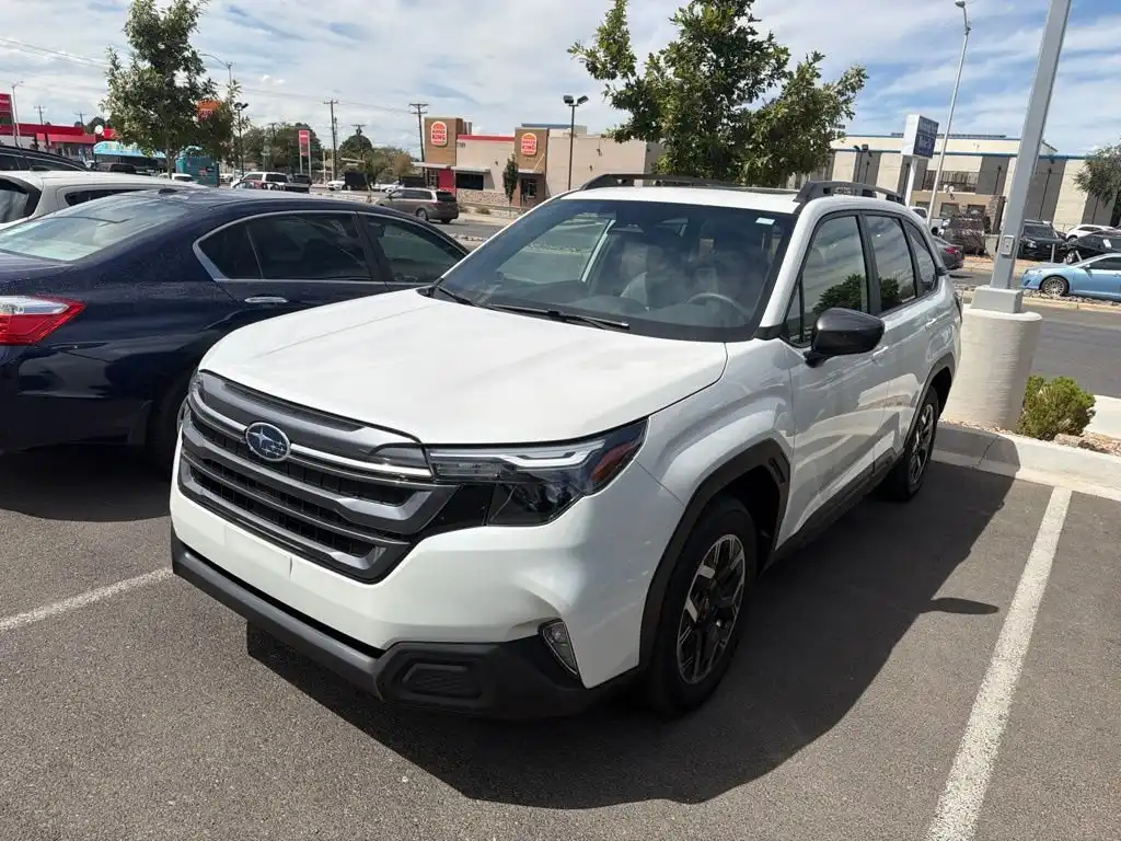 2025 Subaru Forester Premium's photo