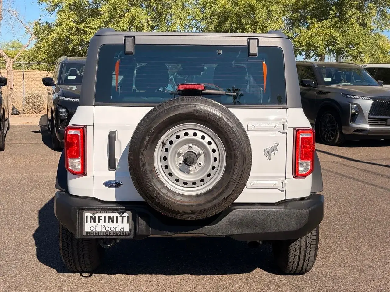 2023 Ford Bronco Base 4x4 photo 5