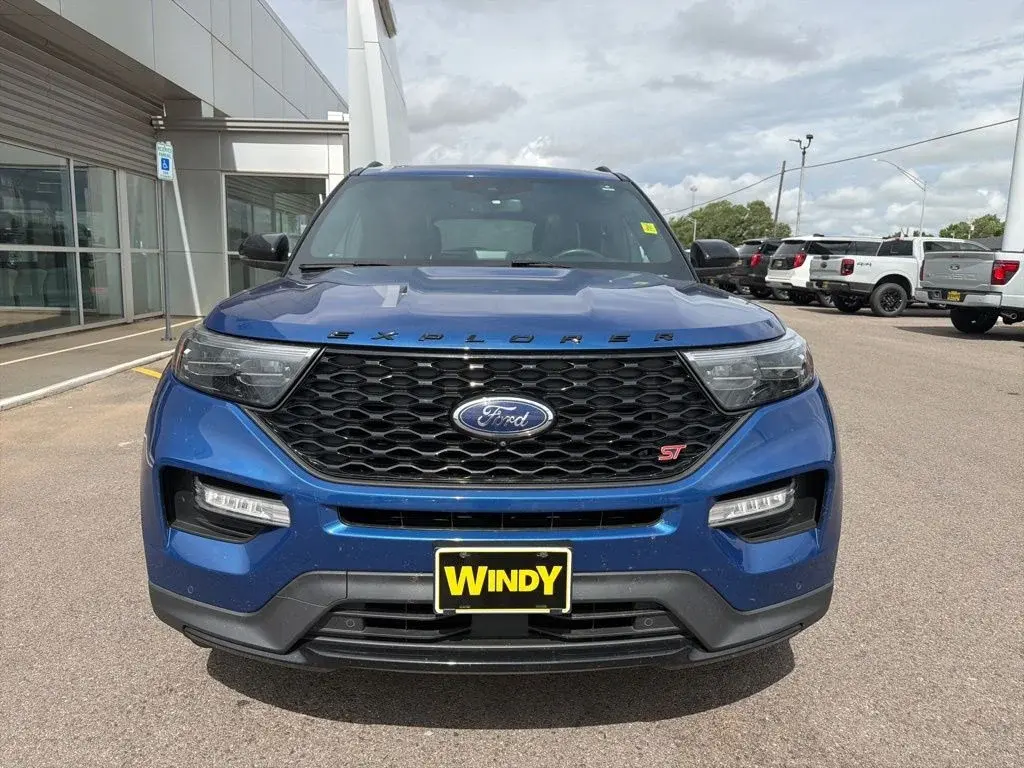2021 Ford Explorer ST 4WD photo 3