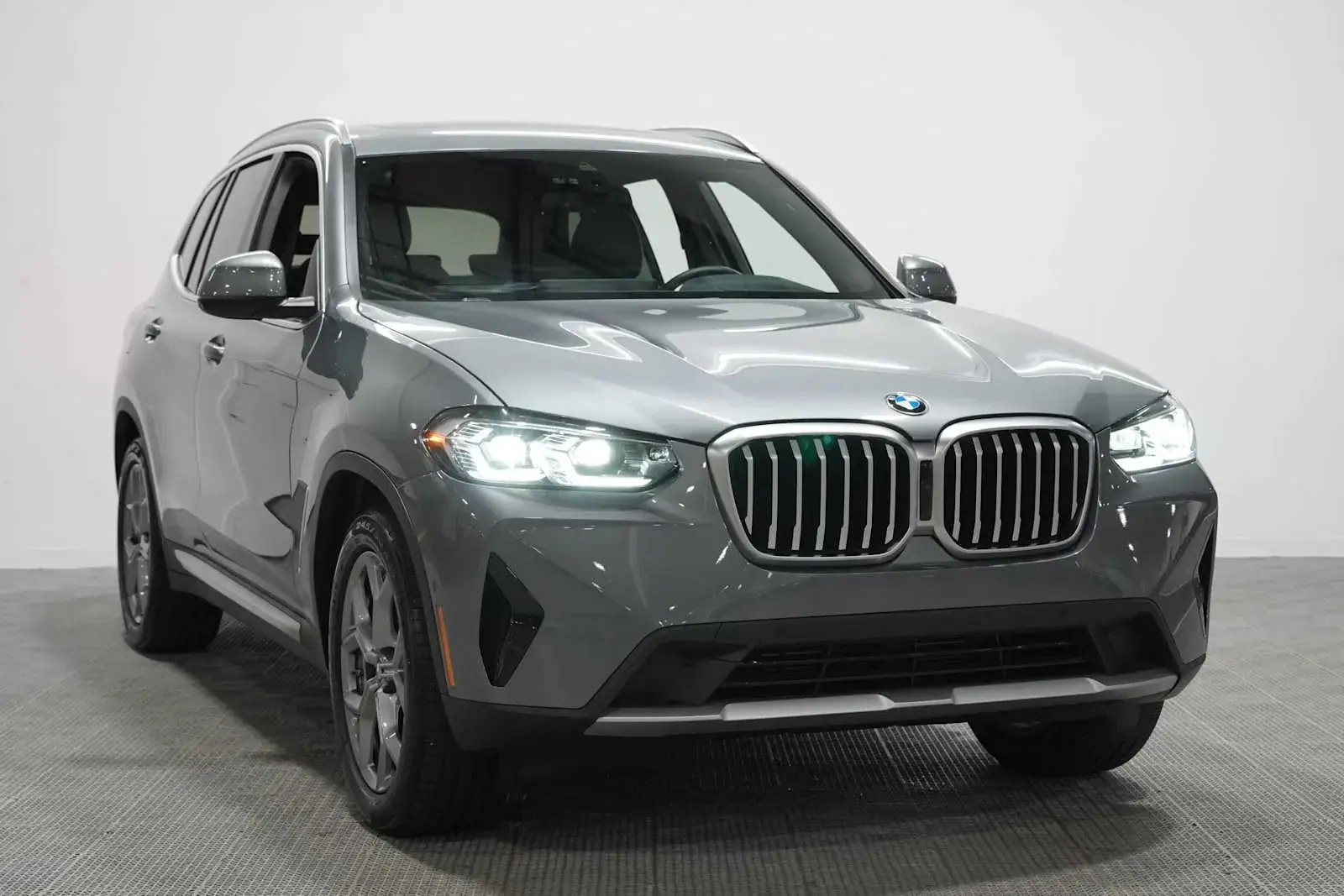 2023 BMW X3 xDrive30i photo 3