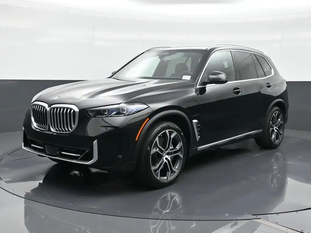 2025 BMW X5 xDrive50e's photo