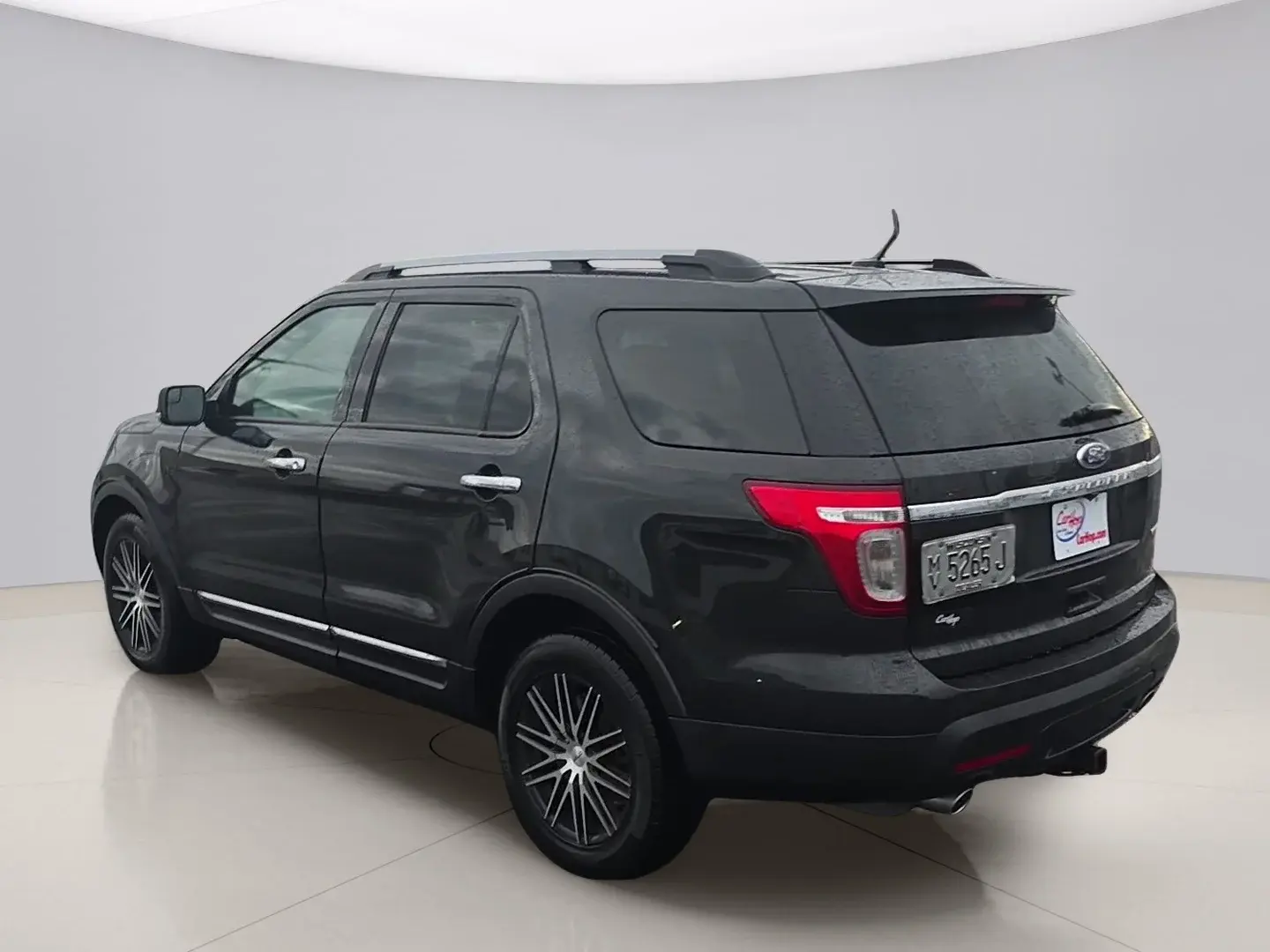 2015 Ford Explorer XLT photo 3