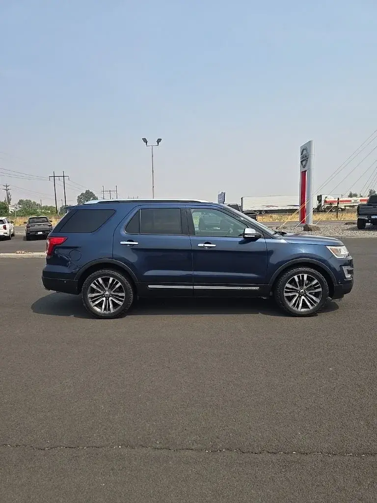 2017 Ford Explorer Platinum 4WD photo 3