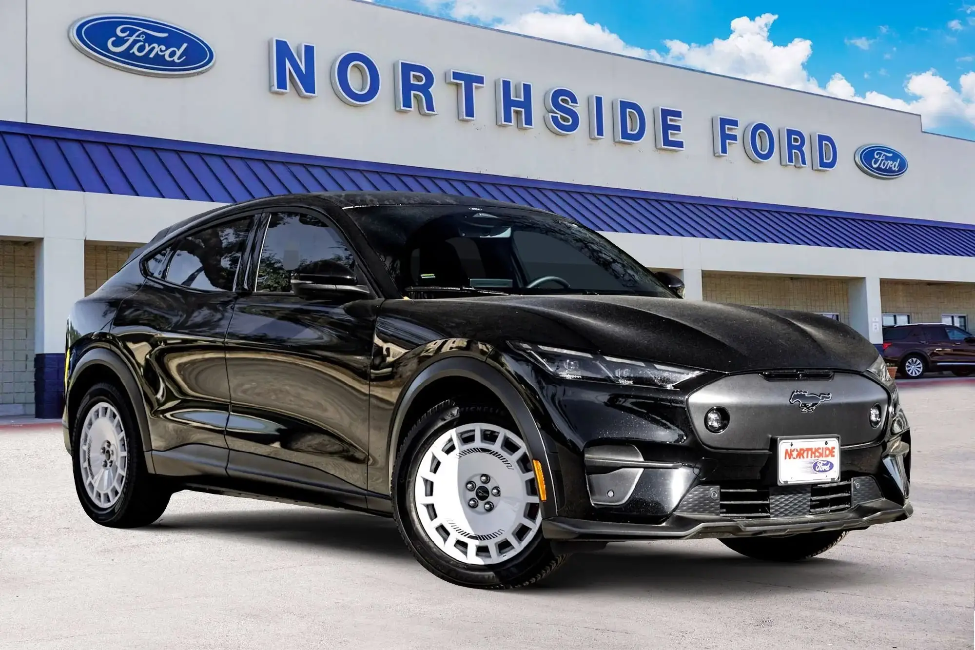2025 Ford Mustang-Mach-e GT photo 1