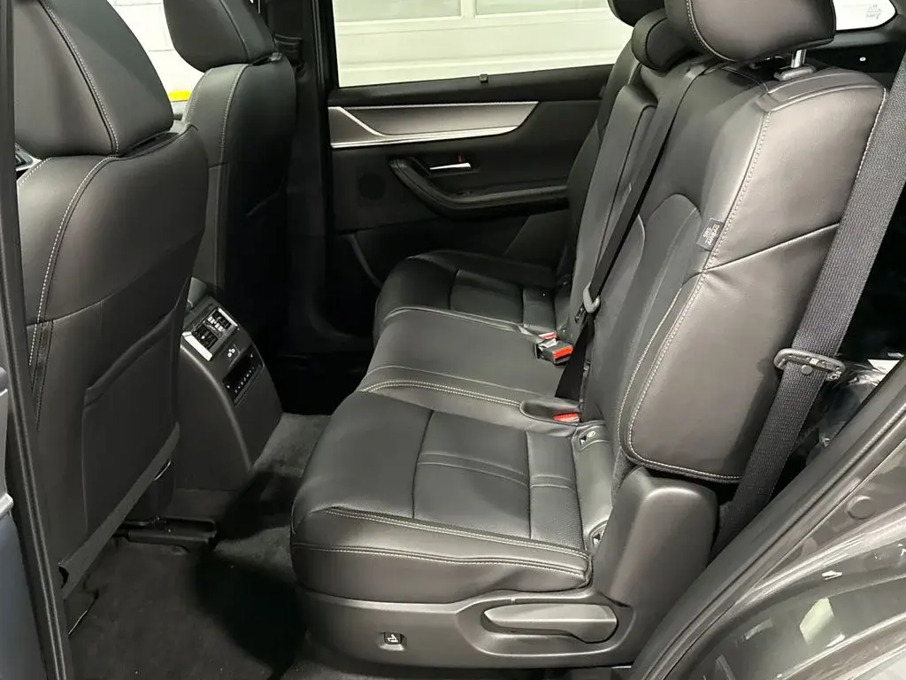 2026 Mazda CX-90 PHEV Premium Package photo 5