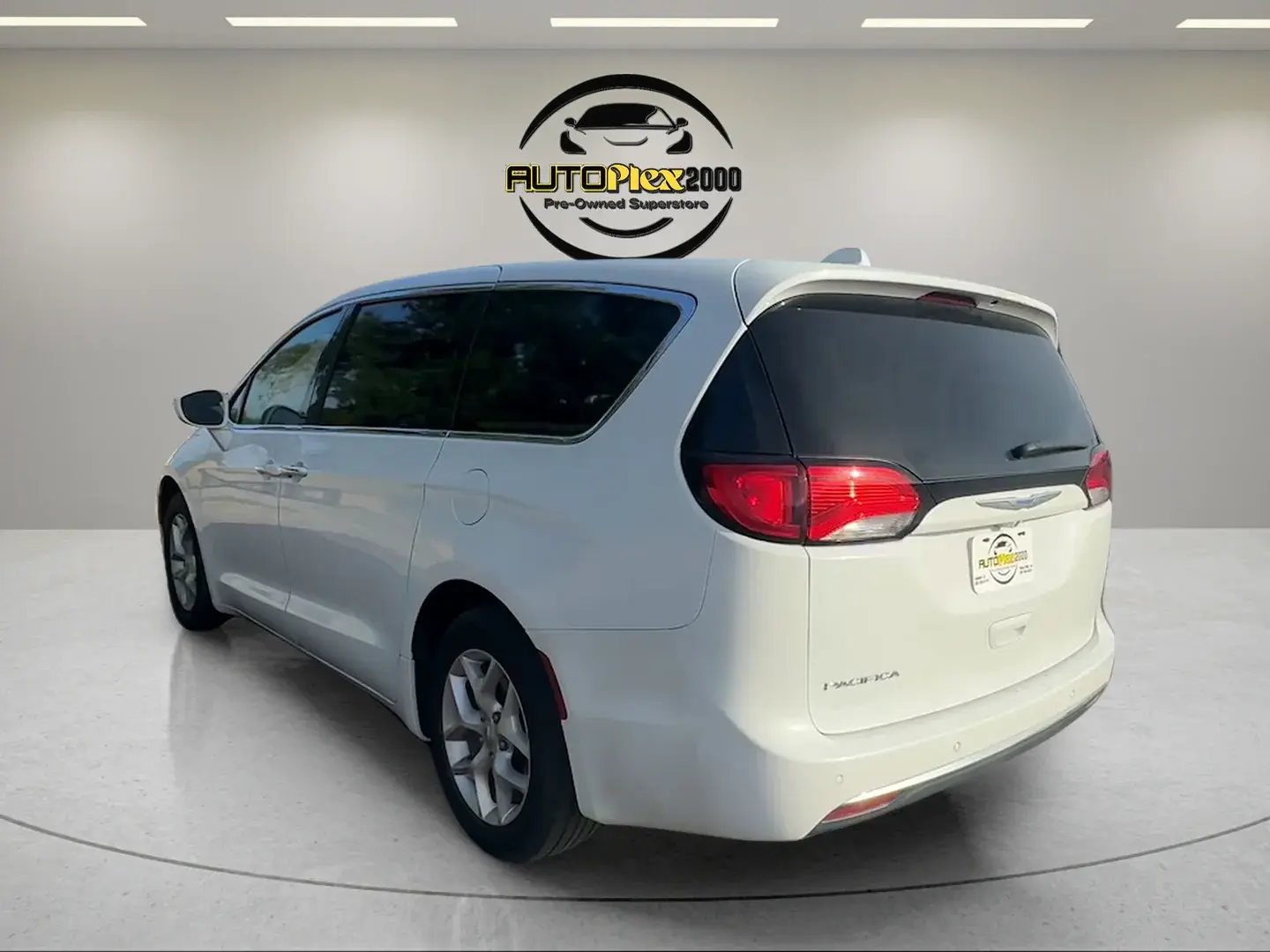 2018 Chrysler Pacifica Touring Plus photo 5