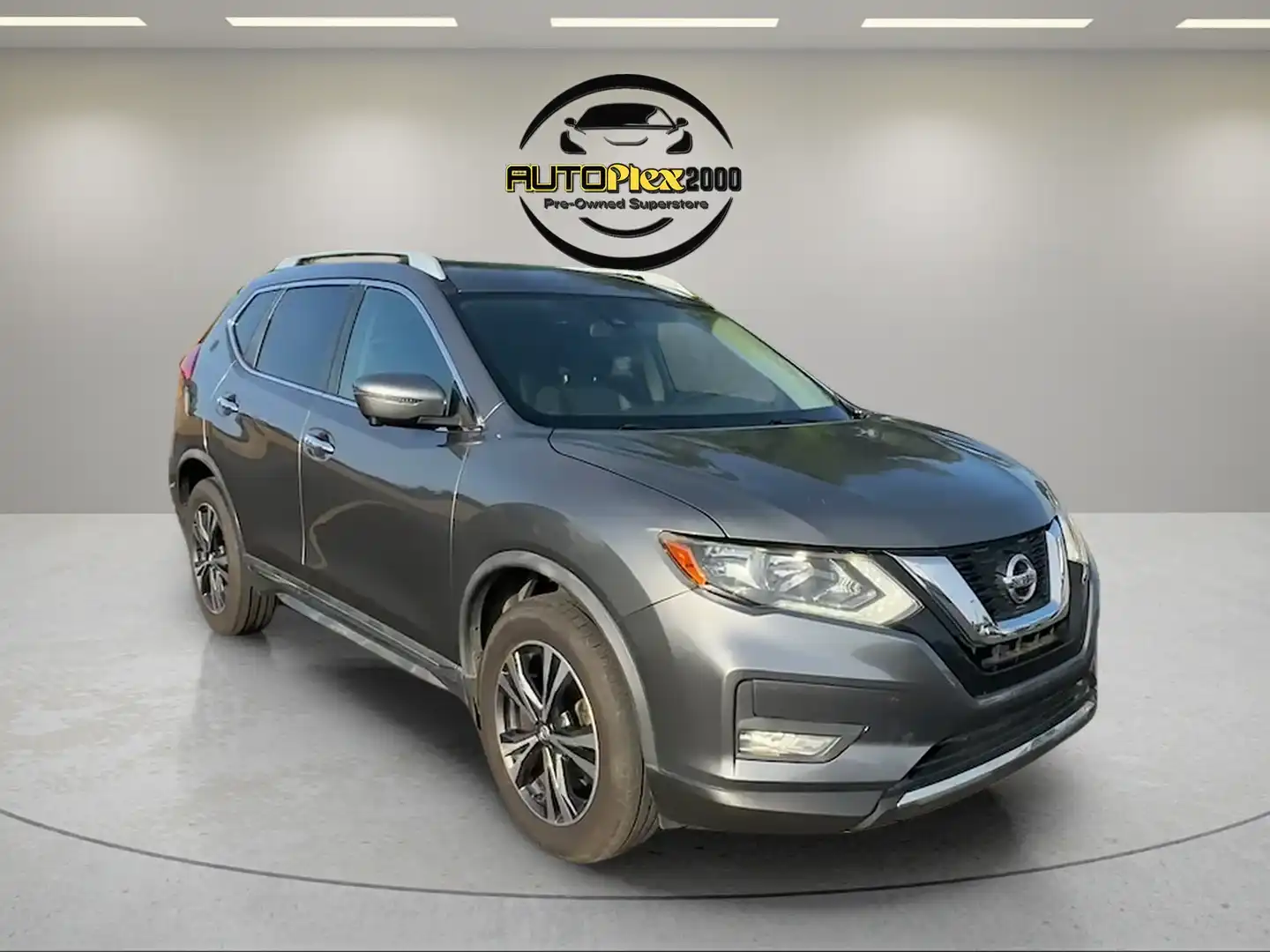 2017 Nissan Rogue SL FWD's photo