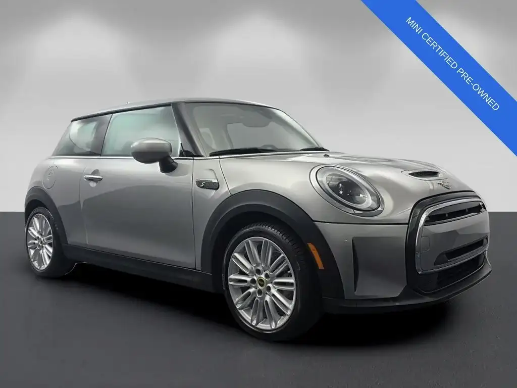 2024 MINI Hardtop Cooper SE's photo