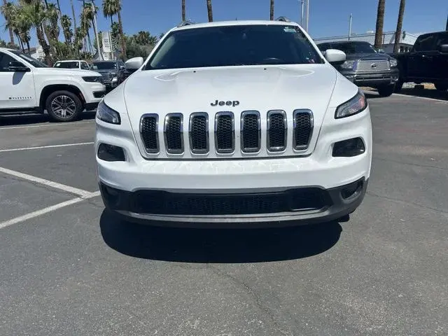 2018 Jeep Cherokee Latitude Plus 4X4 photo 3