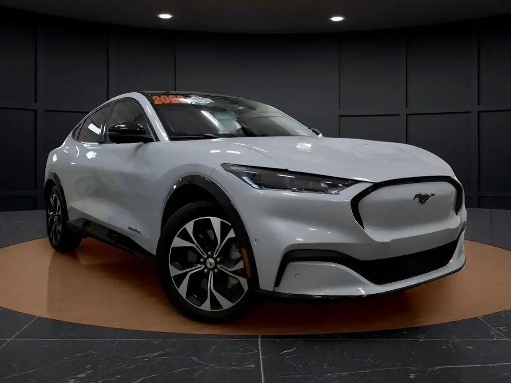 2023 Ford Mustang-Mach-e Premium's photo