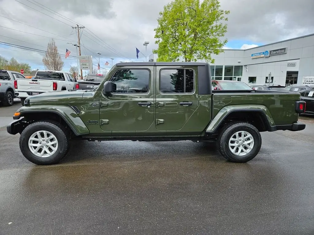 2023 Jeep Gladiator Sport S photo 4