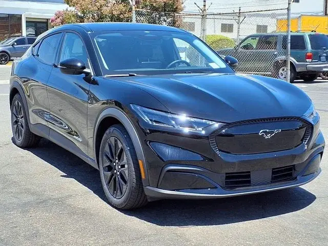 2026 Ford Mustang-Mach-e Select photo 3