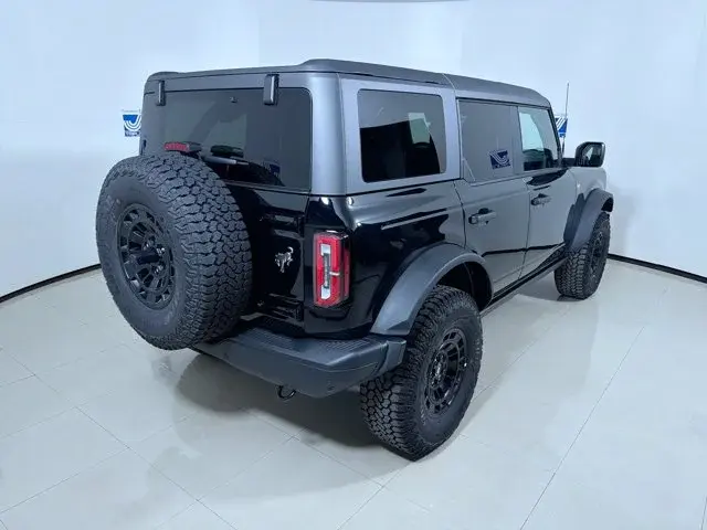 2026 Ford Bronco Badlands 4x4 photo 5