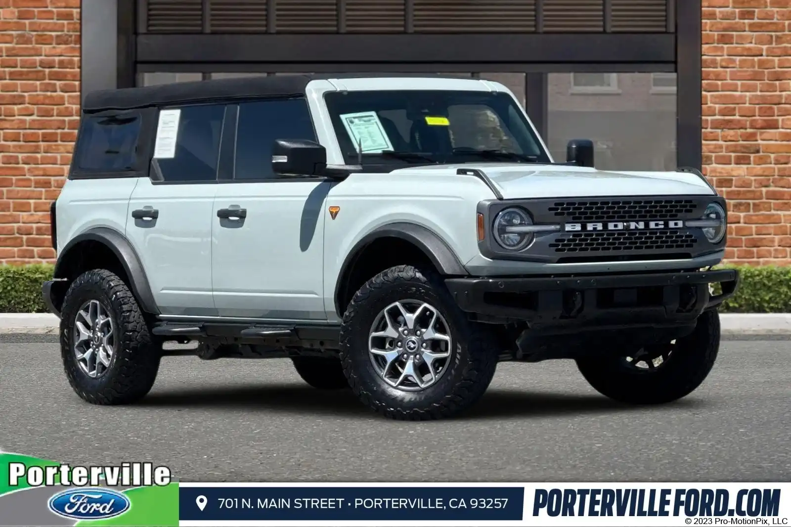 2023 Ford Bronco Badlands 4x4's photo