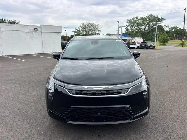 2027 Chrysler Pacifica Select AWD photo 5