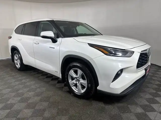 2021 Toyota Highlander LE Hybrid 4x4's photo