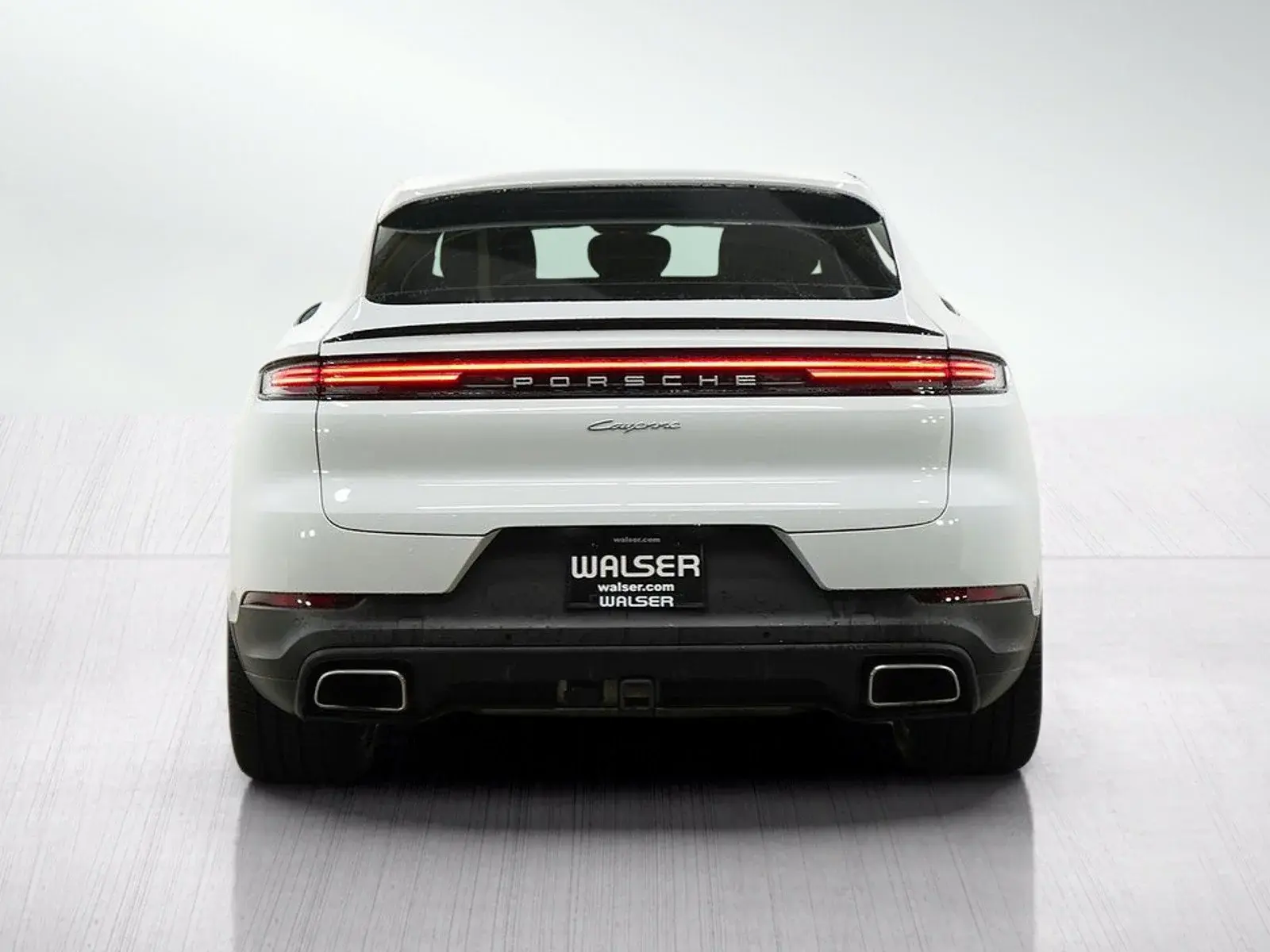 2024 Porsche Cayenne Base photo 4