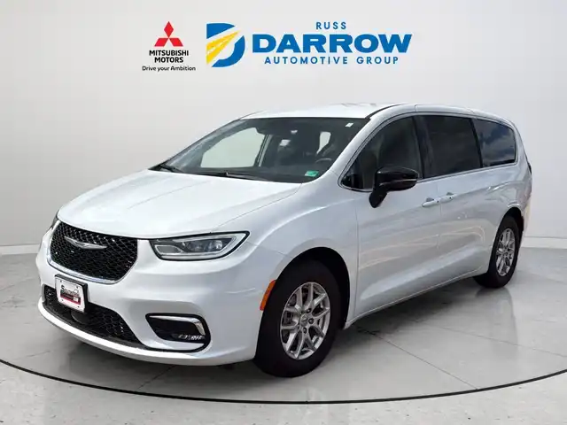 2024 Chrysler Pacifica Touring L's photo