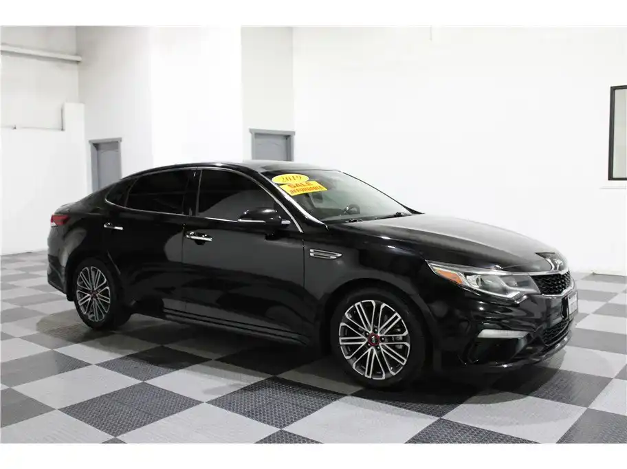 2019 Kia Optima S AT's photo