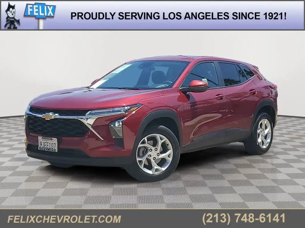 2024 Chevrolet Trax LS photo 1