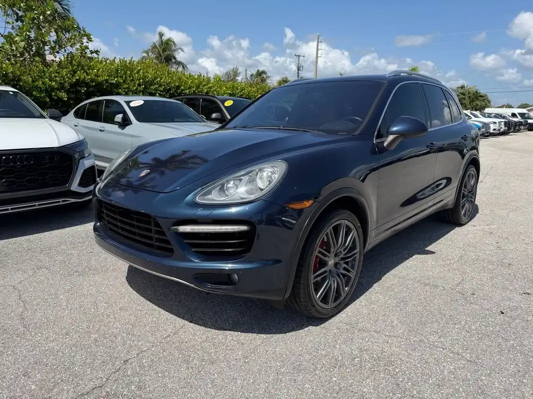 2012 Porsche Cayenne Turbo's photo