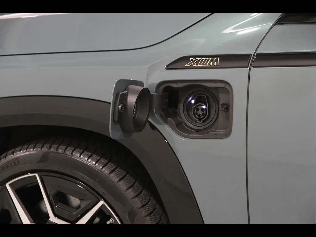 2023 BMW XM Base photo 4