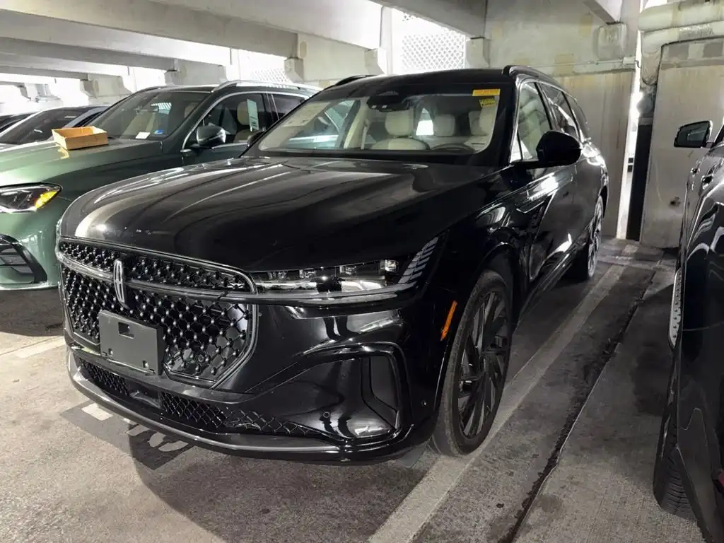 2024 Lincoln Nautilus Black Label AWD's photo