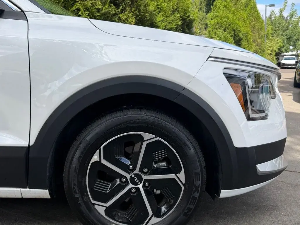 2025 Kia Niro PHEV EX photo 3