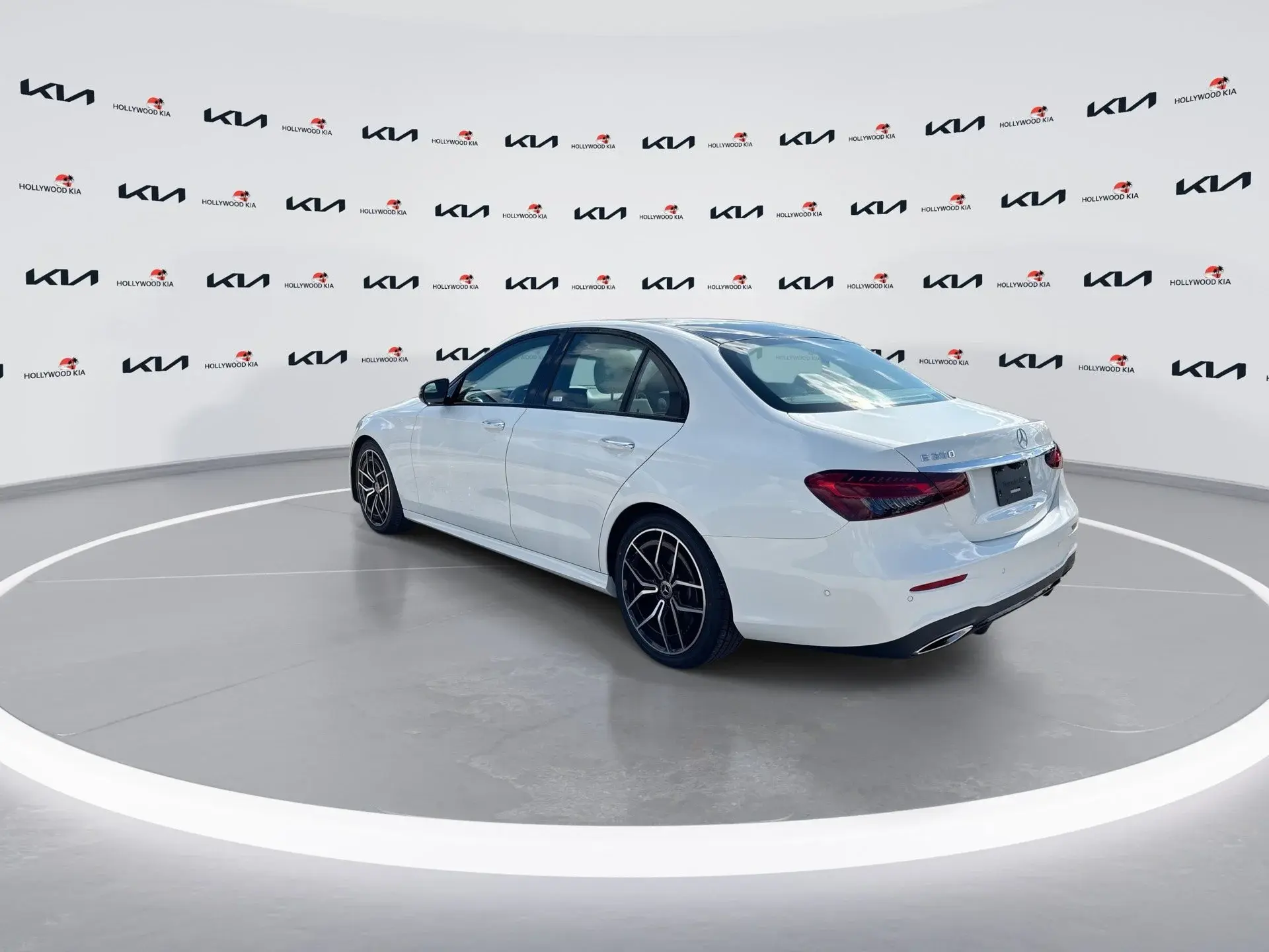 2021 Mercedes-Benz E-Class E350 photo 4
