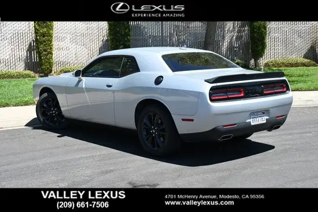 2020 Dodge Challenger SXT Auto AWD photo 4