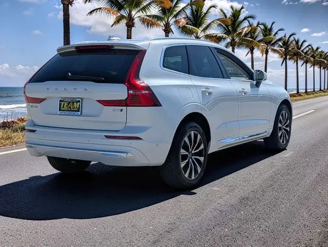 2023 Volvo XC60 B5 Plus Bright Theme AWD photo 5