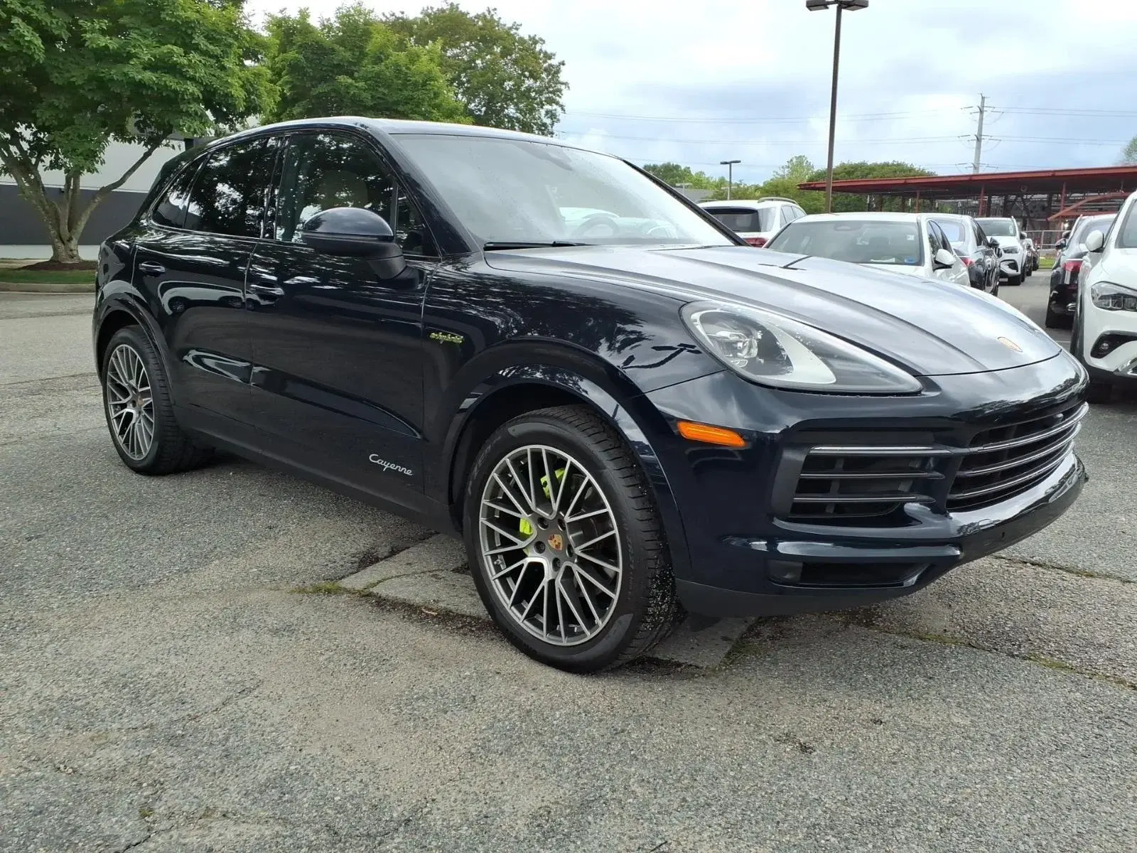 2023 Porsche Cayenne Platinum Edition E-Hybrid photo 4